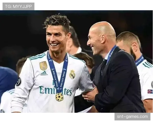 齐达内赛场统治力震撼全场，经典表现再掀球迷热议