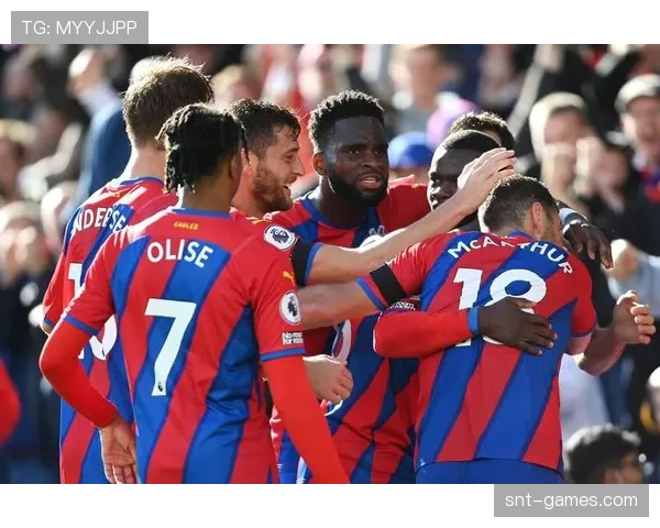 年轻前锋强势加盟豪门，转会市场持续升温引关注