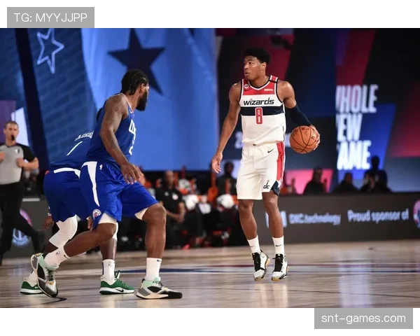 迈克尔·芬利无球跑动提升湖人锋线得分效率明显